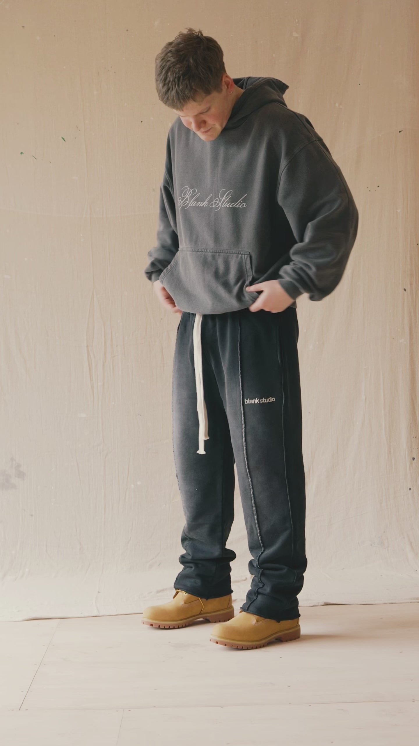 SCRIPT HOODIE - NAVY